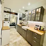 Frgk Private Townhouse Hq Walk To Palais Flexible 2 6 Bedrooms بيت للعطل