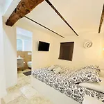 بيت للعطل Frgk Private Townhouse Hq Walk To Palais Flexible 2 6 Bedrooms كان