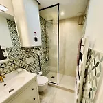 Frgk Private Townhouse Hq Walk To Palais Flexible 2 6 Bedrooms بيت للعطل *