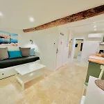 Frgk Private Townhouse Hq Walk To Palais Flexible 2 6 Bedrooms بيت للعطل *