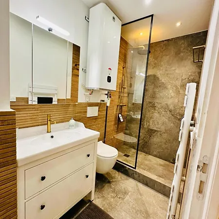 Frgk Private Townhouse Hq Walk To Palais Flexible 2 6 Bedrooms Apartament