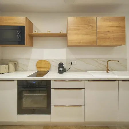 Apartament Frgk Private Townhouse Hq Walk To Palais Flexible 2 6 Bedrooms
